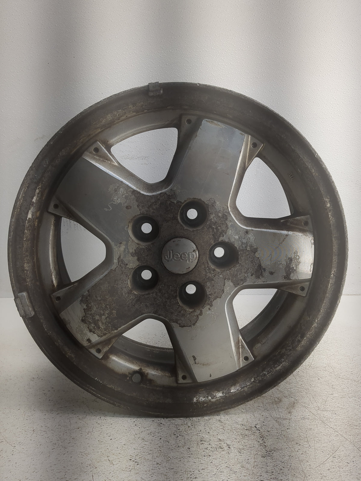 2002-2007 Jeep Liberty Oem Wheel Rim 1305479 - Oemusedautoparts1.com