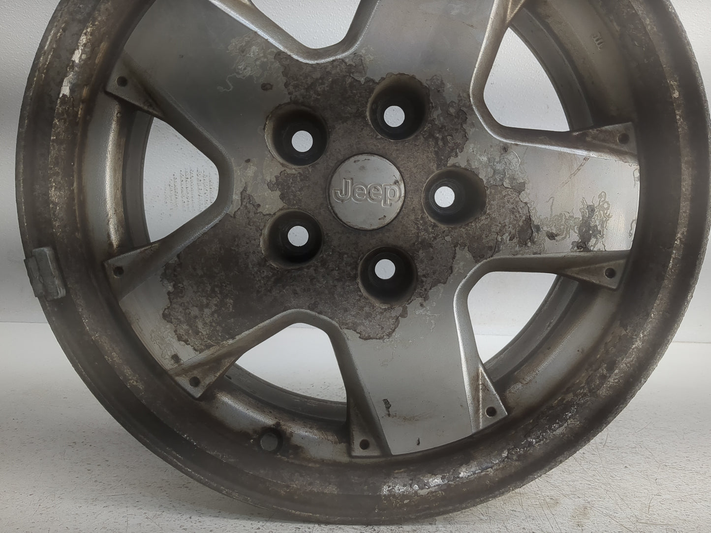 2002-2007 Jeep Liberty Oem Wheel Rim 1305479 - Oemusedautoparts1.com