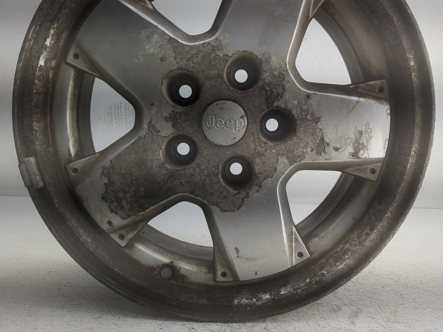 2002-2007 Jeep Liberty Oem Wheel Rim 1305479 - Oemusedautoparts1.com