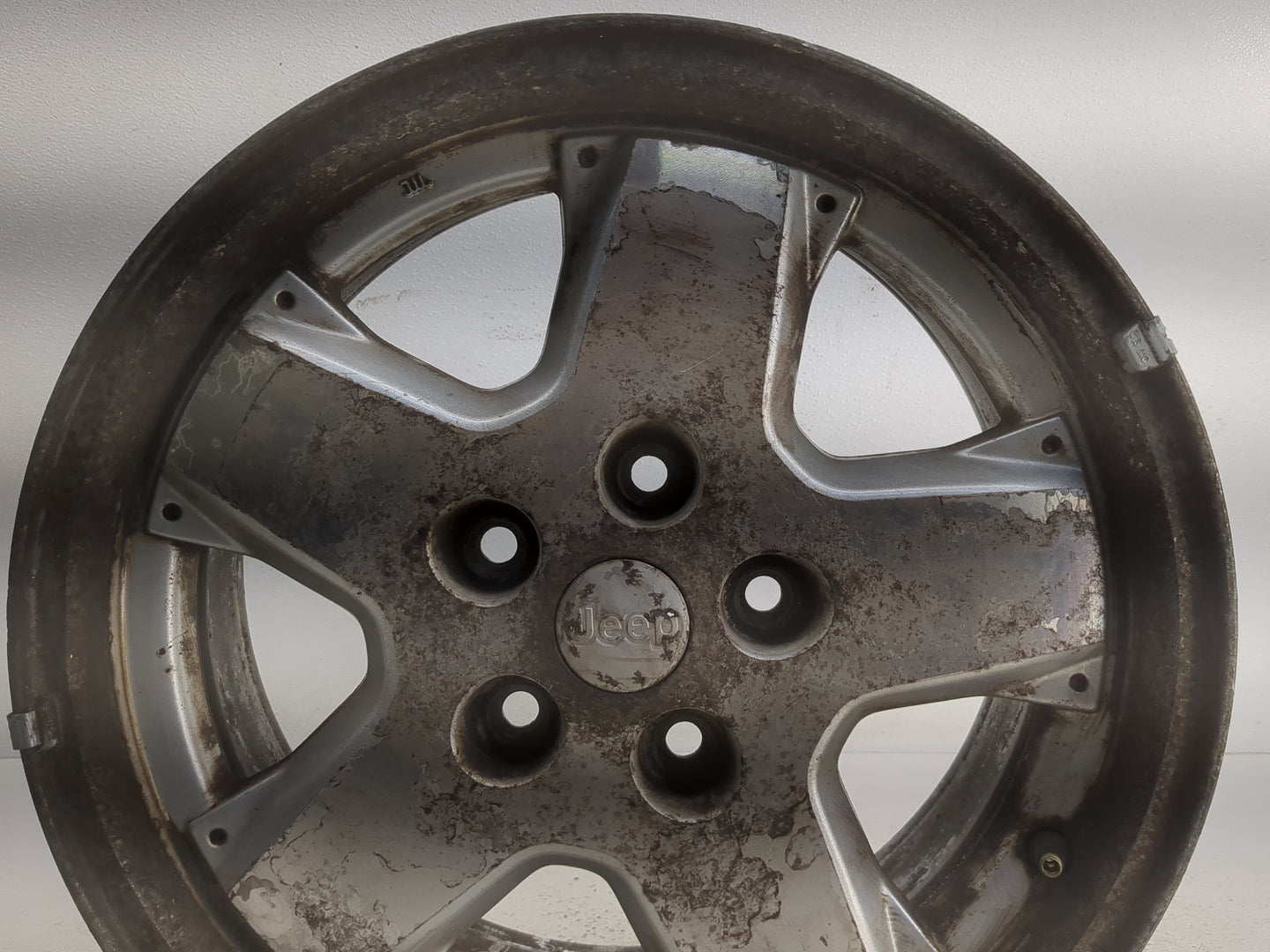 2002-2007 Jeep Liberty Oem Wheel Rim 1305480 - Oemusedautoparts1.com