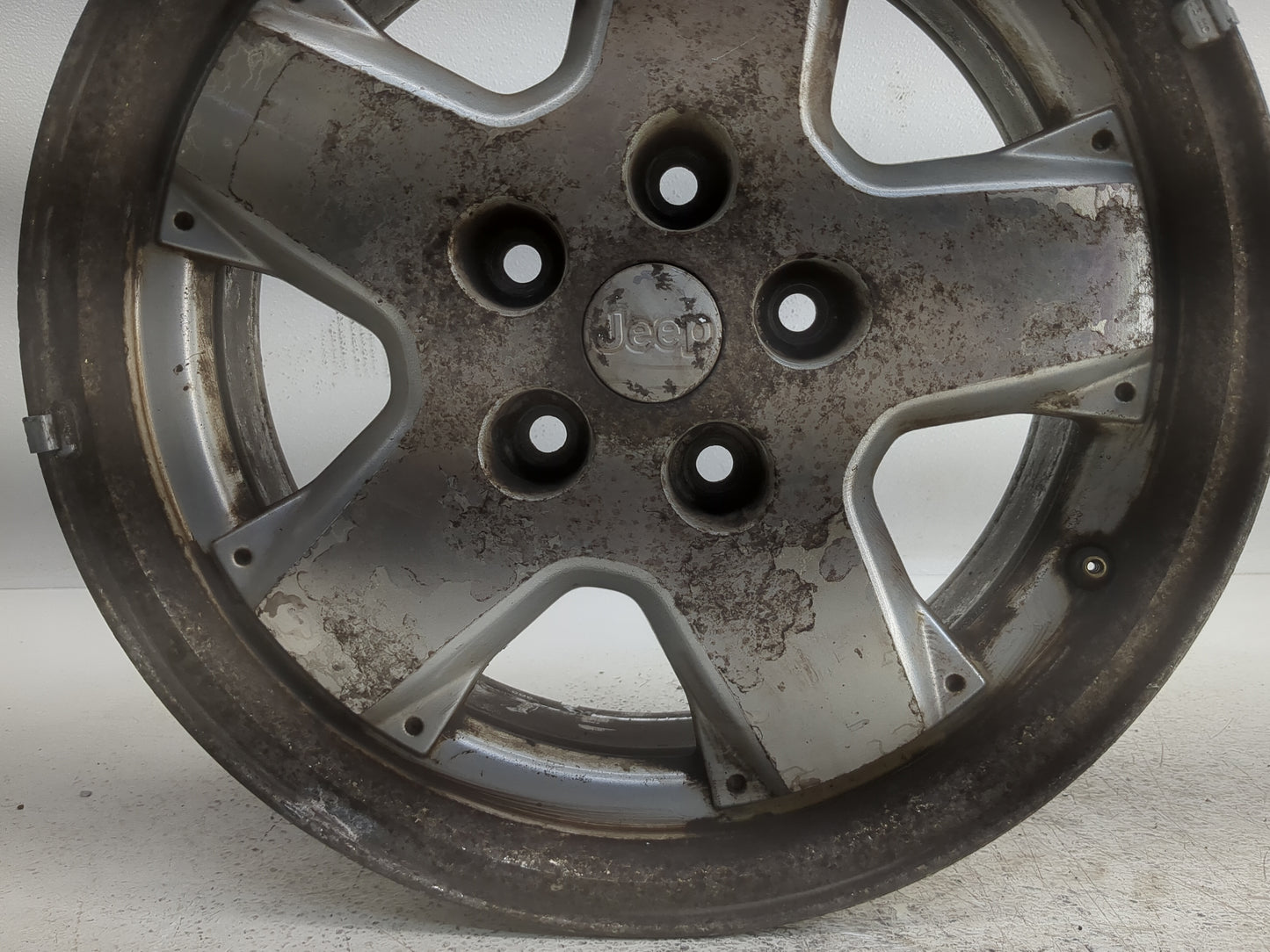 2002-2007 Jeep Liberty Oem Wheel Rim 1305480 - Oemusedautoparts1.com