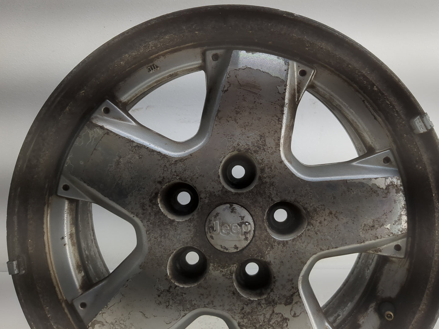 2002-2007 Jeep Liberty Oem Wheel Rim 1305480 - Oemusedautoparts1.com
