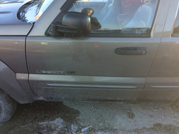 2002-2007 Jeep Liberty Driver Front Door Oem - Oemusedautoparts1.com