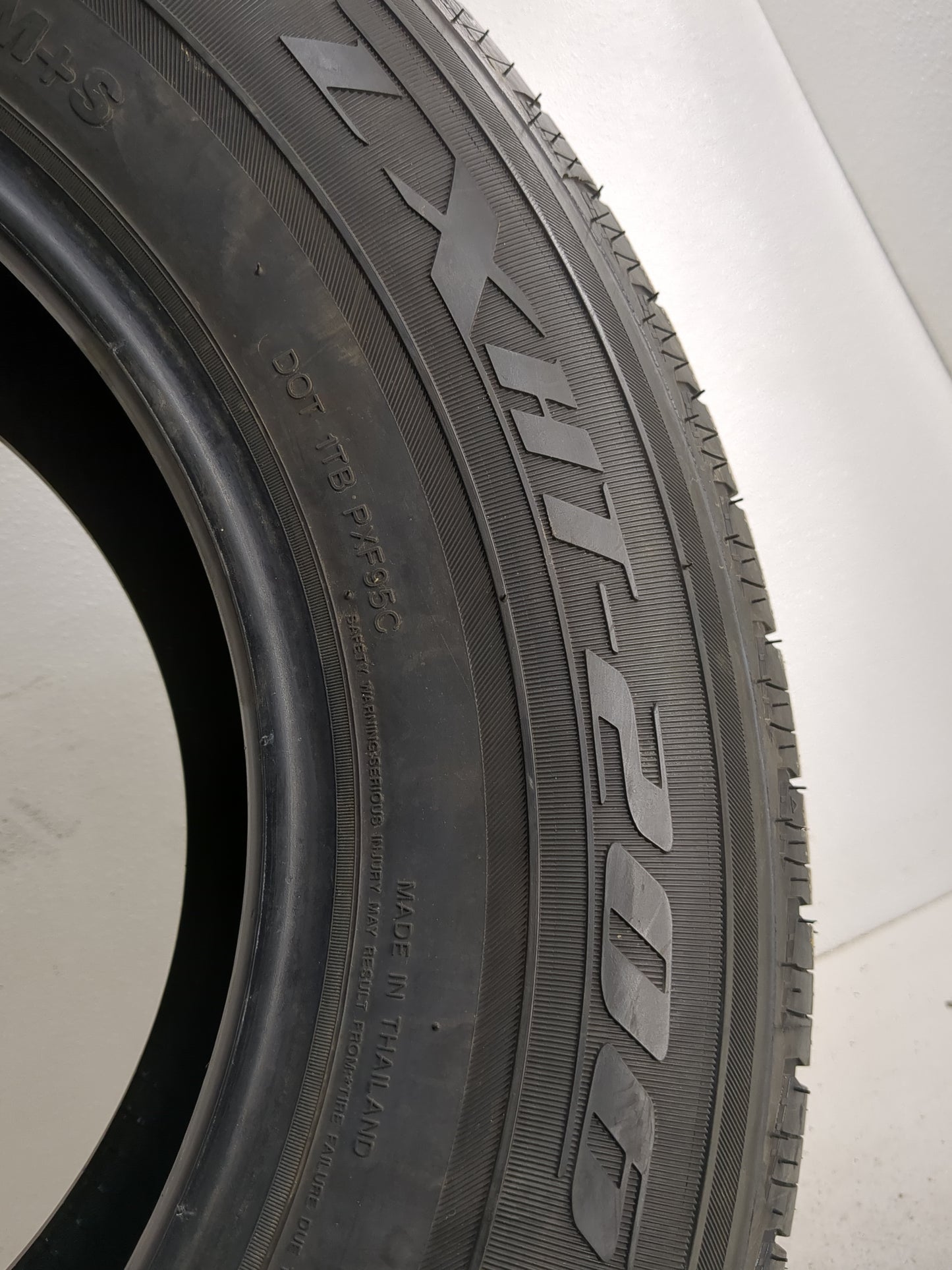 Used Tire P235/70R16 LEXLINI ALL WEATHER 107T - Tread Depth 13.5/32 - Oemusedautoparts1.com