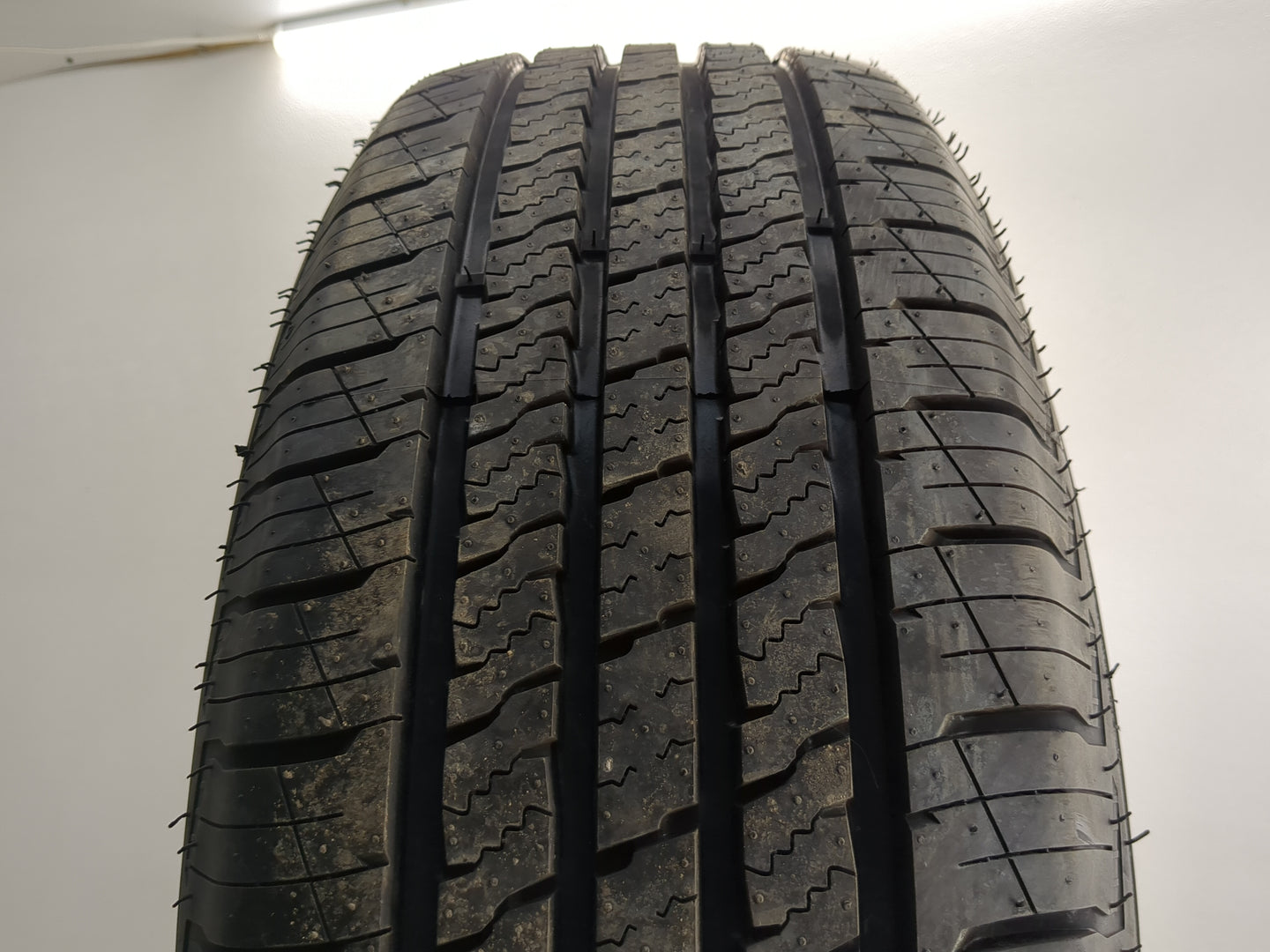 Used Tire P235/70R16 LEXLINI ALL WEATHER 107T - Tread Depth 13.5/32 - Oemusedautoparts1.com