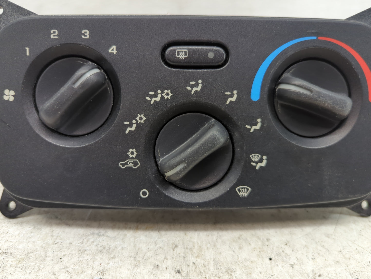 2002-2003 Jeep Liberty Climate Control Module Temperature AC/Heater Replacement P/N:55037533AD Fits Fits 2002 2003 OEM Used 