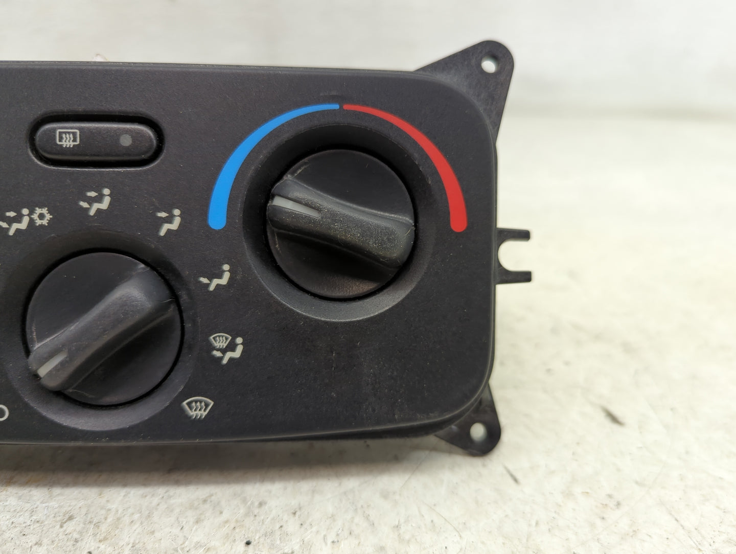 2002-2003 Jeep Liberty Climate Control Module Temperature AC/Heater Replacement P/N:55037533AD Fits Fits 2002 2003 OEM Used 