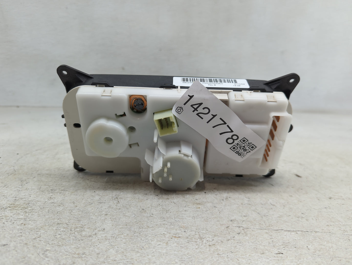 2002-2003 Jeep Liberty Climate Control Module Temperature AC/Heater Replacement P/N:55037533AD Fits Fits 2002 2003 OEM Used 