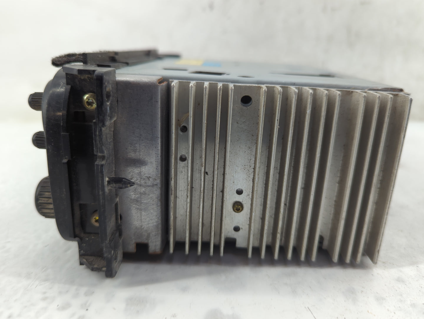 2002 Jeep Liberty Radio AM FM Cd Player Receiver Replacement P/N:P56038589AM 04832163AD, CDM-M3 3.2 Fits OEM Used Auto Parts