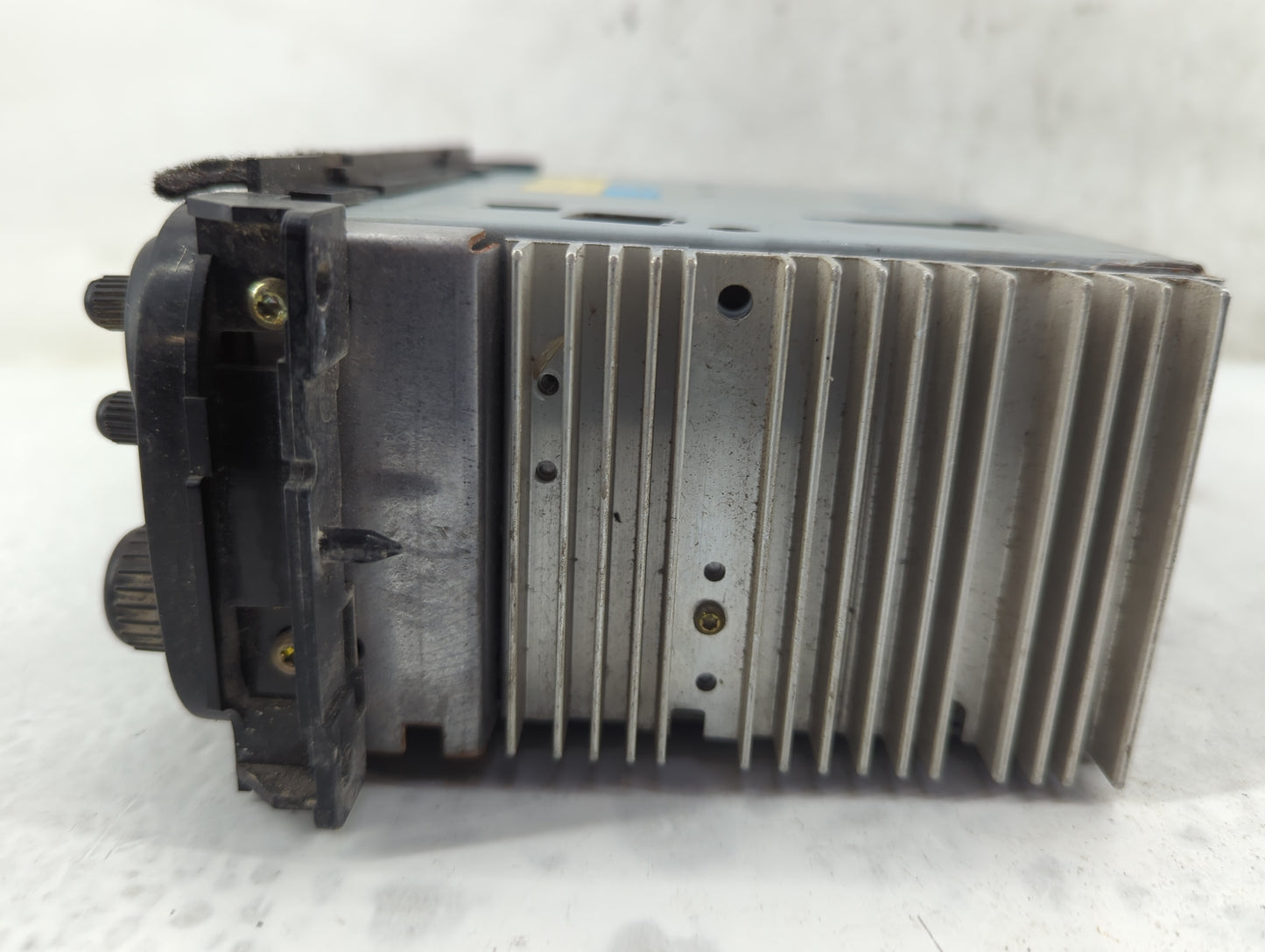 2002 Jeep Liberty Radio AM FM Cd Player Receiver Replacement P/N:P56038589AM 04832163AD, CDM-M3 3.2 Fits OEM Used Auto Parts