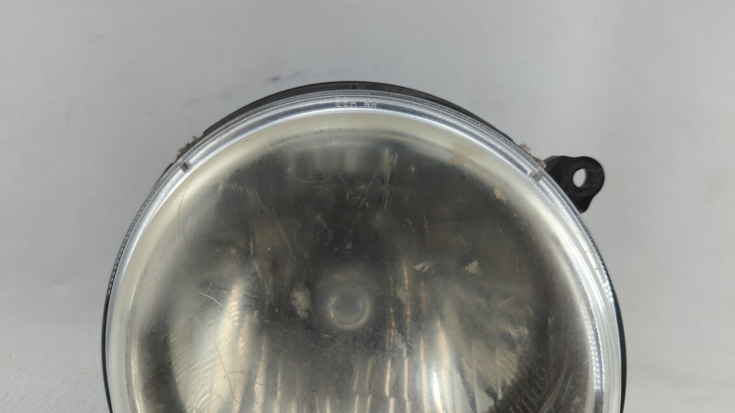 2002-2004 Jeep Liberty Passenger Right Oem Head Light Headlight Lamp - Oemusedautoparts1.com