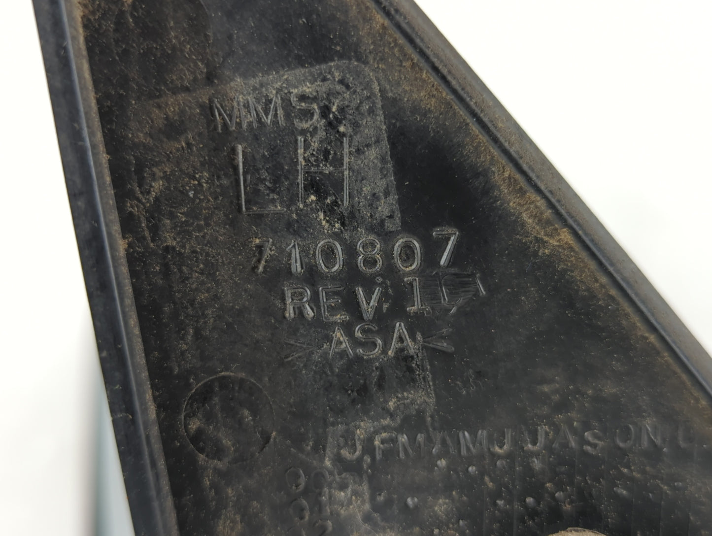 2002-2007 Jeep Liberty Driver Side View Mirror - Left Door Mirror OEM Used - Oemusedautoparts1.com