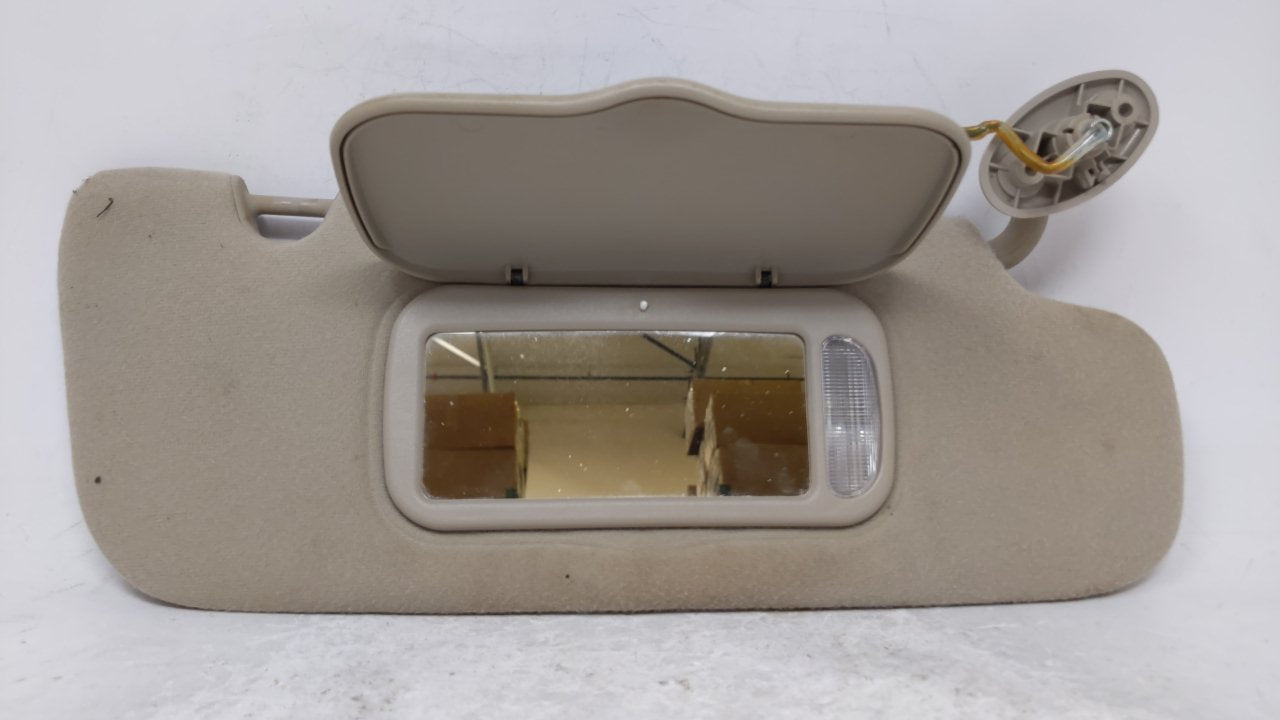 2002 Jeep Liberty Sun Visor Shade Replacement Passenger Right Mirror Fits OEM Used Auto Parts - Oemusedautoparts1.com