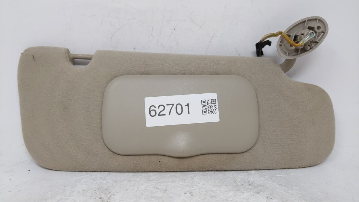 2002 Jeep Liberty Sun Visor Shade Replacement Passenger Right Mirror Fits OEM Used Auto Parts - Oemusedautoparts1.com
