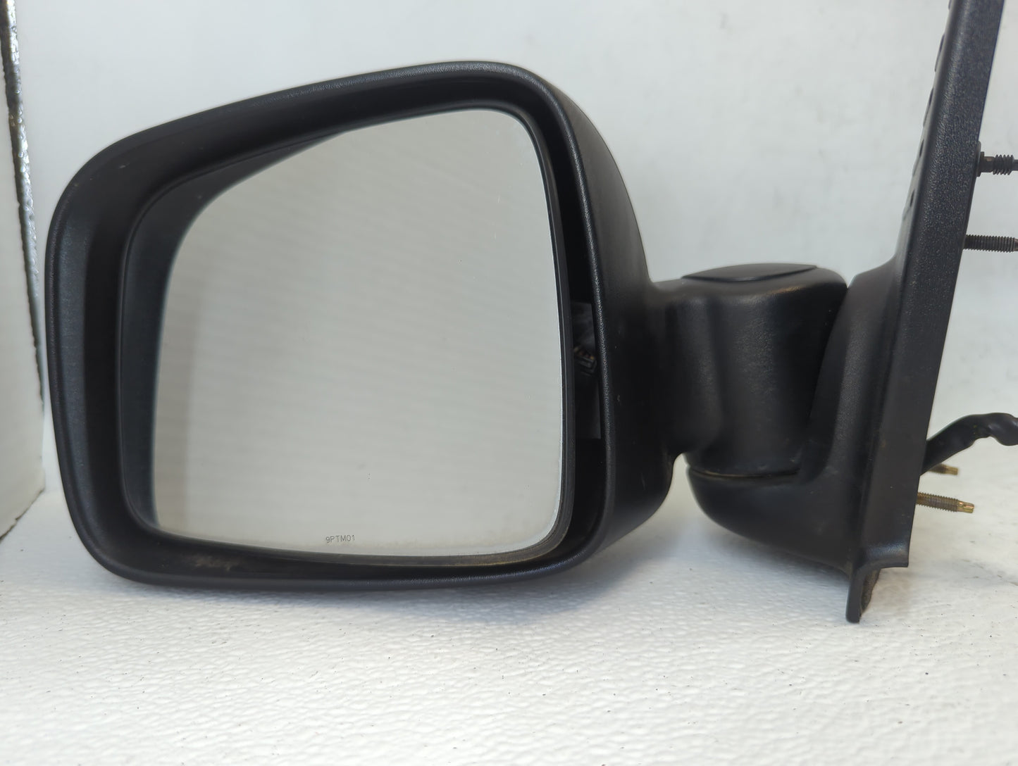 2002-2007 Jeep Liberty Driver Side View Mirror - Left Door Mirror OEM Used - Oemusedautoparts1.com