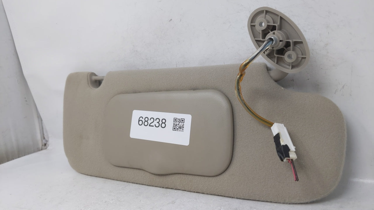 2002 Jeep Liberty Sun Visor Shade Replacement Passenger Right Mirror Fits OEM Used Auto Parts - Oemusedautoparts1.com