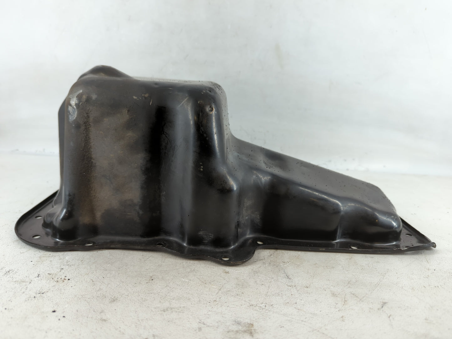 2002-2003 Jeep Liberty Engine Oil Pan P/N:31979 53021000AC Fits Fits 2002 2003 OEM Used Auto Parts - Oemusedautoparts1.com