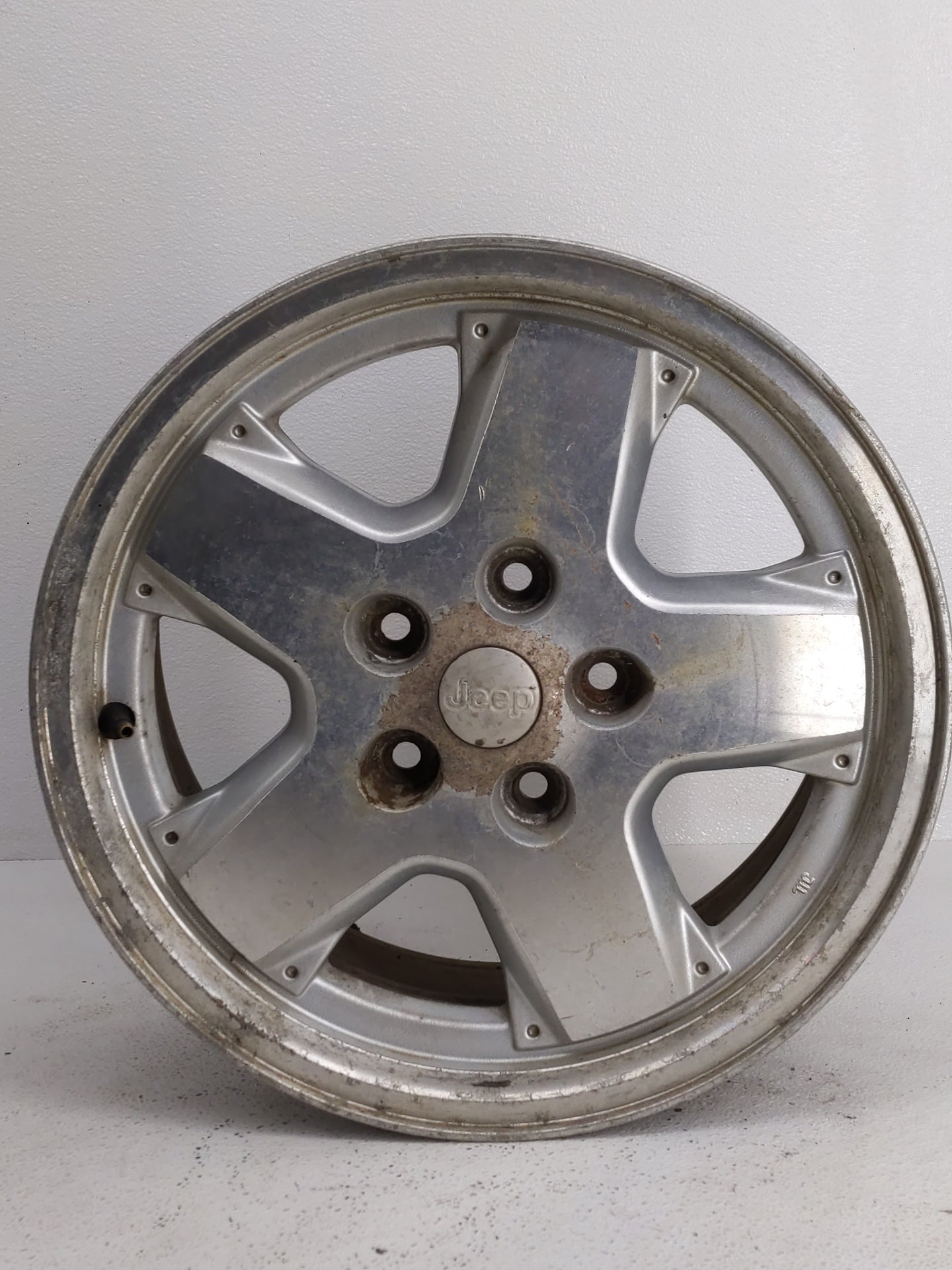 2002-2004 Jeep Liberty Oem Wheel Rim - Oemusedautoparts1.com
