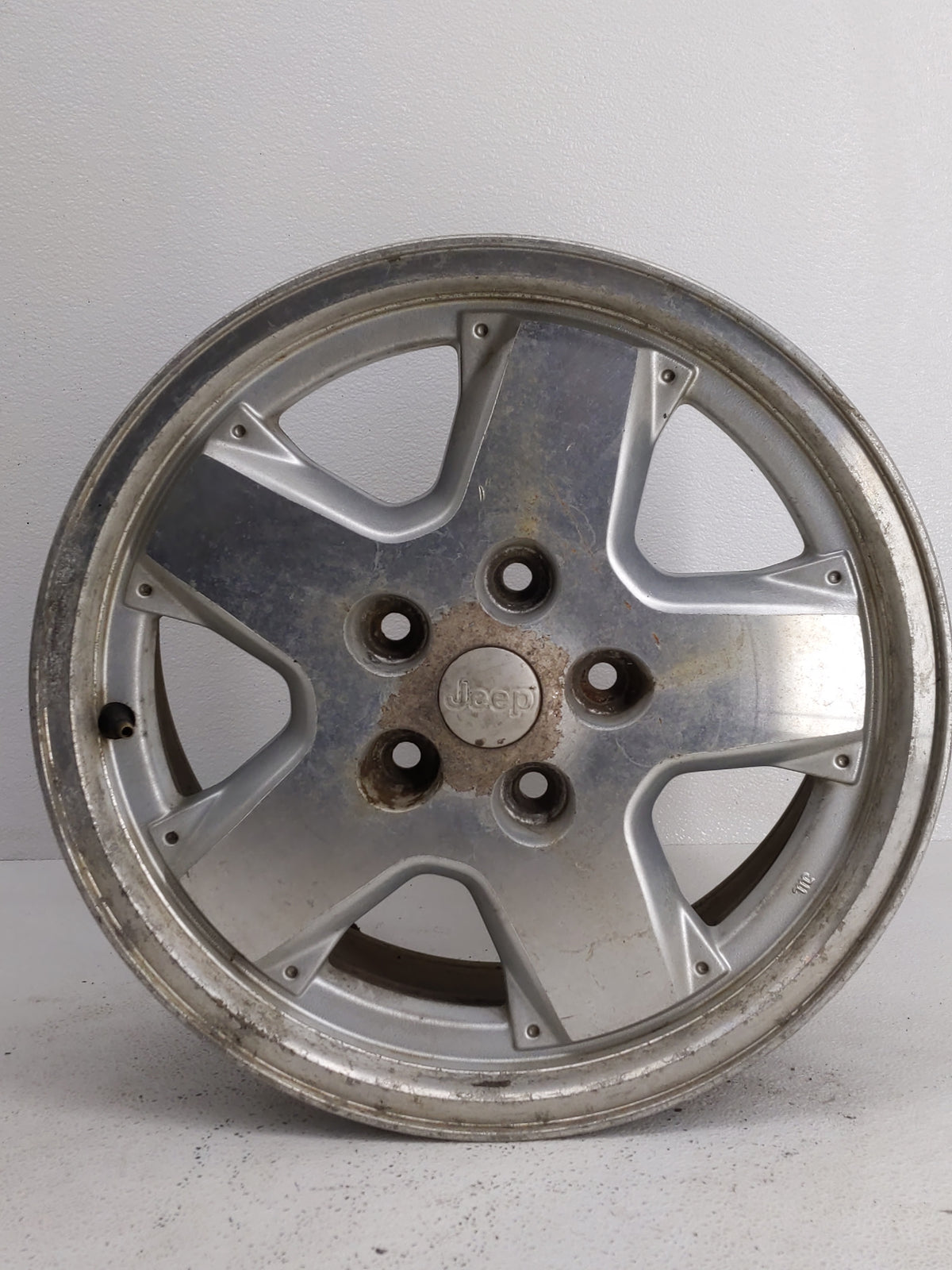 2002-2004 Jeep Liberty Oem Wheel Rim 803900 - Oemusedautoparts1.com