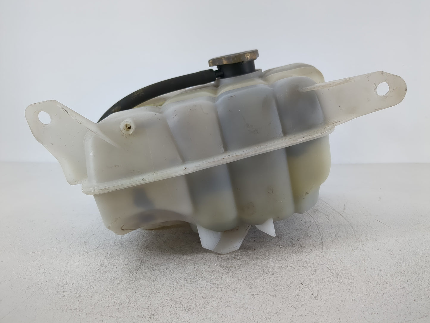 2002-2006 Jeep Liberty Radiator Coolant Overflow Expansion Tank Bottle - Oemusedautoparts1.com