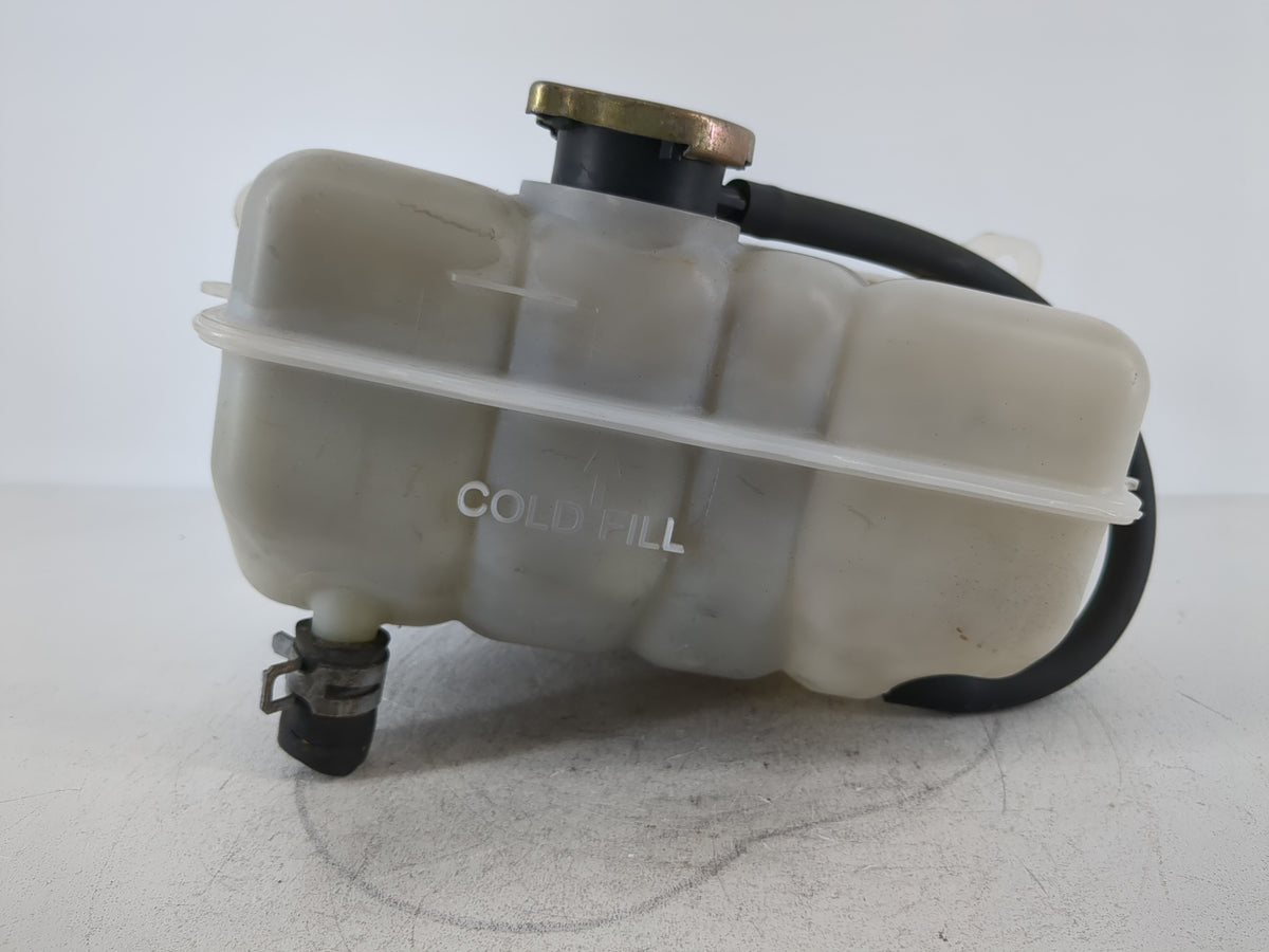 2002-2006 Jeep Liberty Radiator Coolant Overflow Expansion Tank Bottle 863469 - Oemusedautoparts1.com