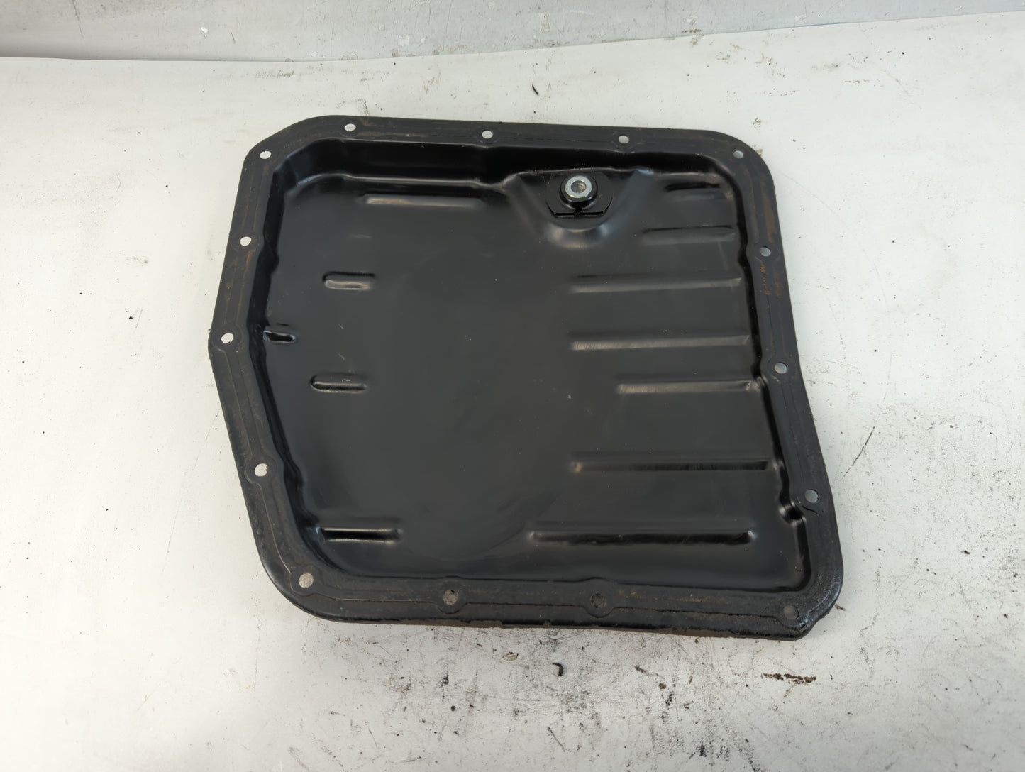 2002-2003 Jeep Liberty Engine Oil Pan Fits Fits 2002 2003 OEM Used Auto Parts - Oemusedautoparts1.com