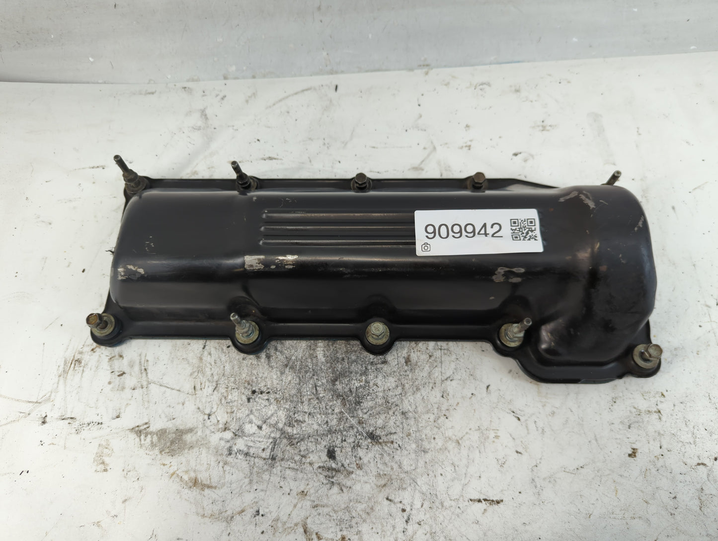2002 Jeep Liberty Driver Left Cylinder Head Valve Cover Fits OEM Used Auto Parts - Oemusedautoparts1.com