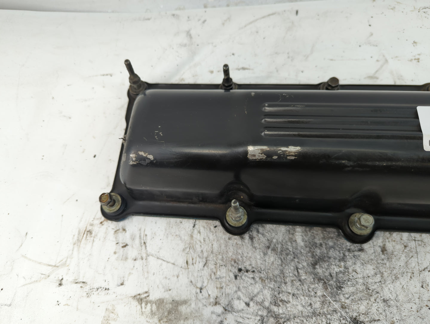 2002 Jeep Liberty Driver Left Cylinder Head Valve Cover Fits OEM Used Auto Parts - Oemusedautoparts1.com