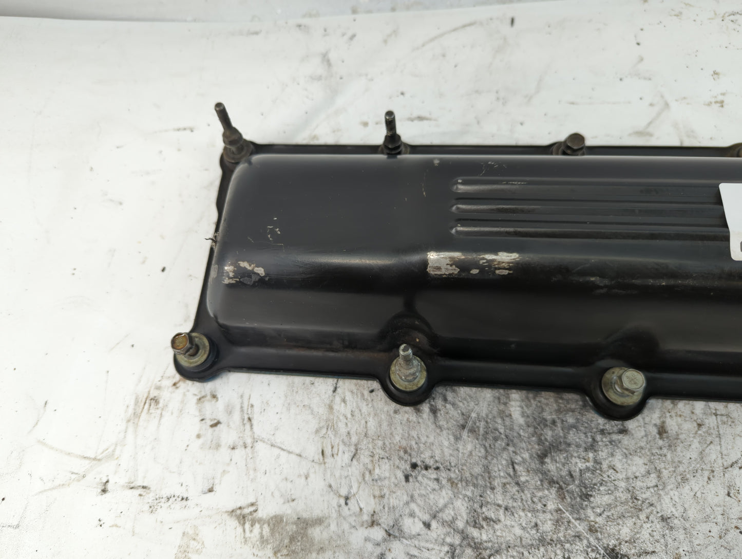 2002 Jeep Liberty Driver Left Cylinder Head Valve Cover Fits OEM Used Auto Parts - Oemusedautoparts1.com