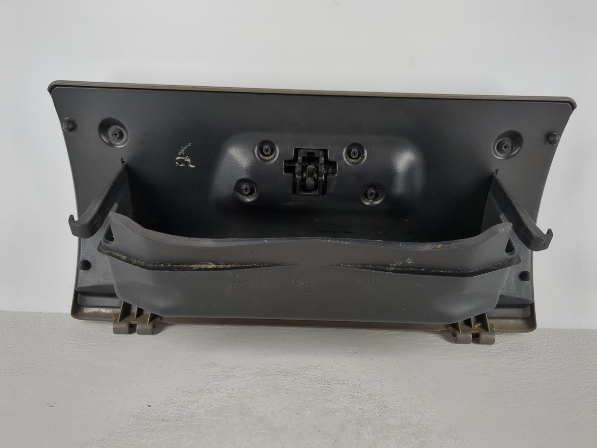 2002 Jeep Liberty Passenger Glove Box Door Storage Compartment 956784 - Oemusedautoparts1.com