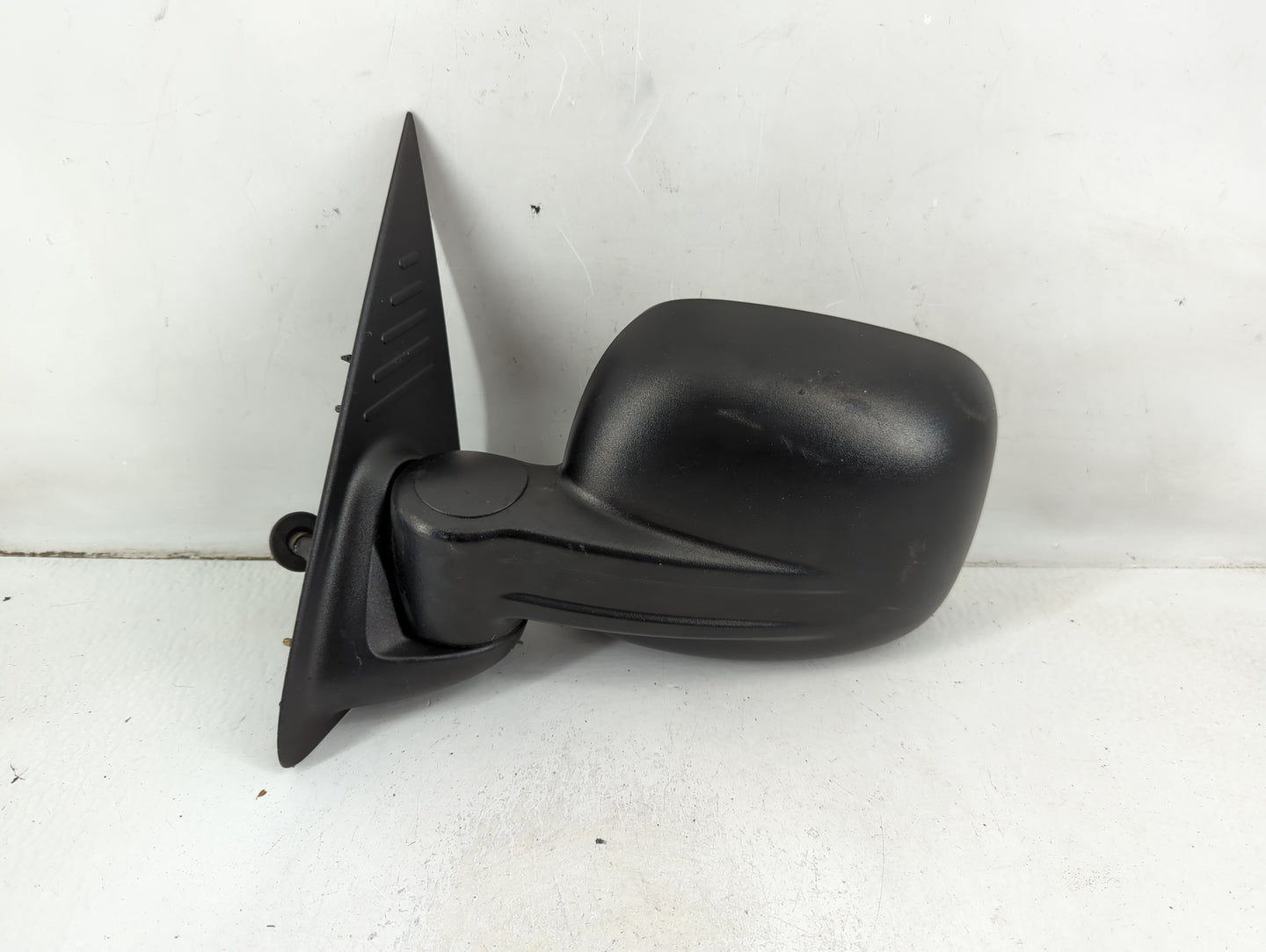 2002-2007 Jeep Liberty Driver Left Side View Manual Door Mirror Black - Oemusedautoparts1.com