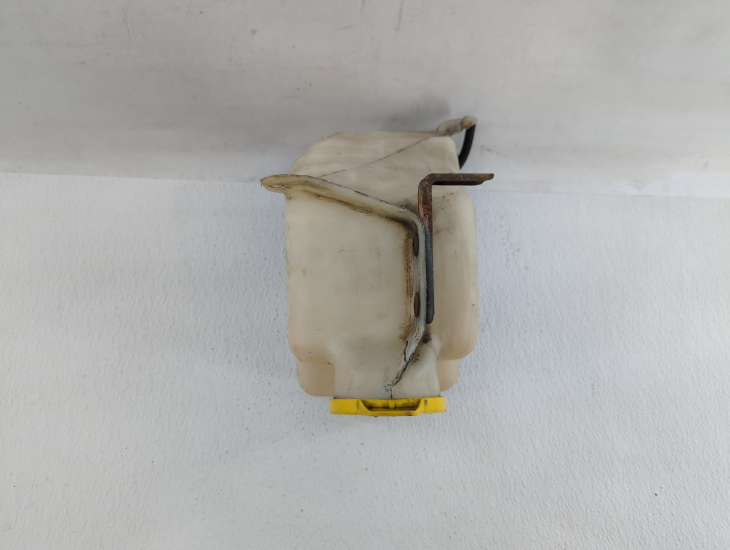 2000-2002 Jeep Wrangler Windshield Washer Fluid Reservoir Bottle Oem - Oemusedautoparts1.com