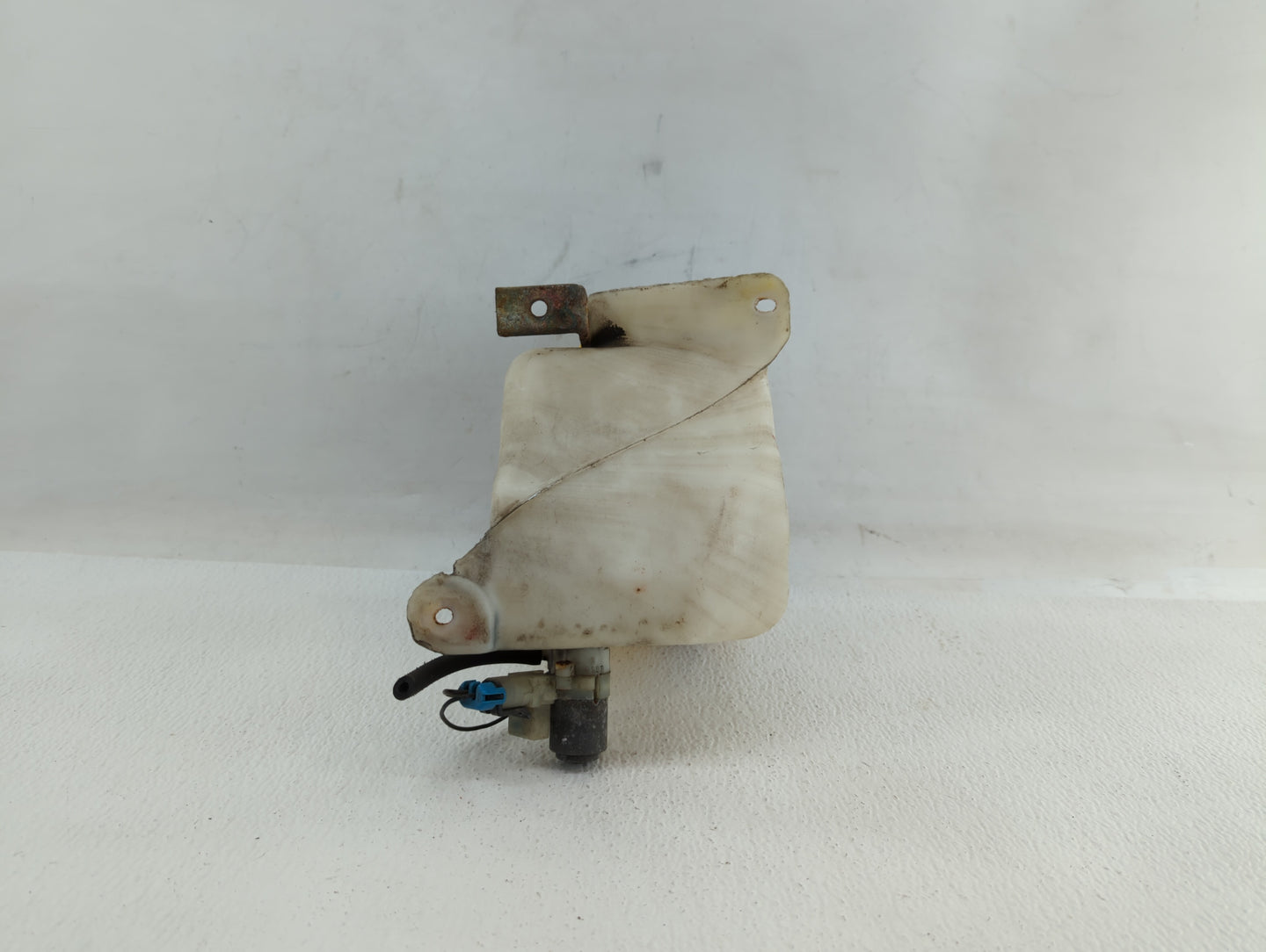 2000-2002 Jeep Wrangler Windshield Washer Fluid Reservoir Bottle Oem - Oemusedautoparts1.com