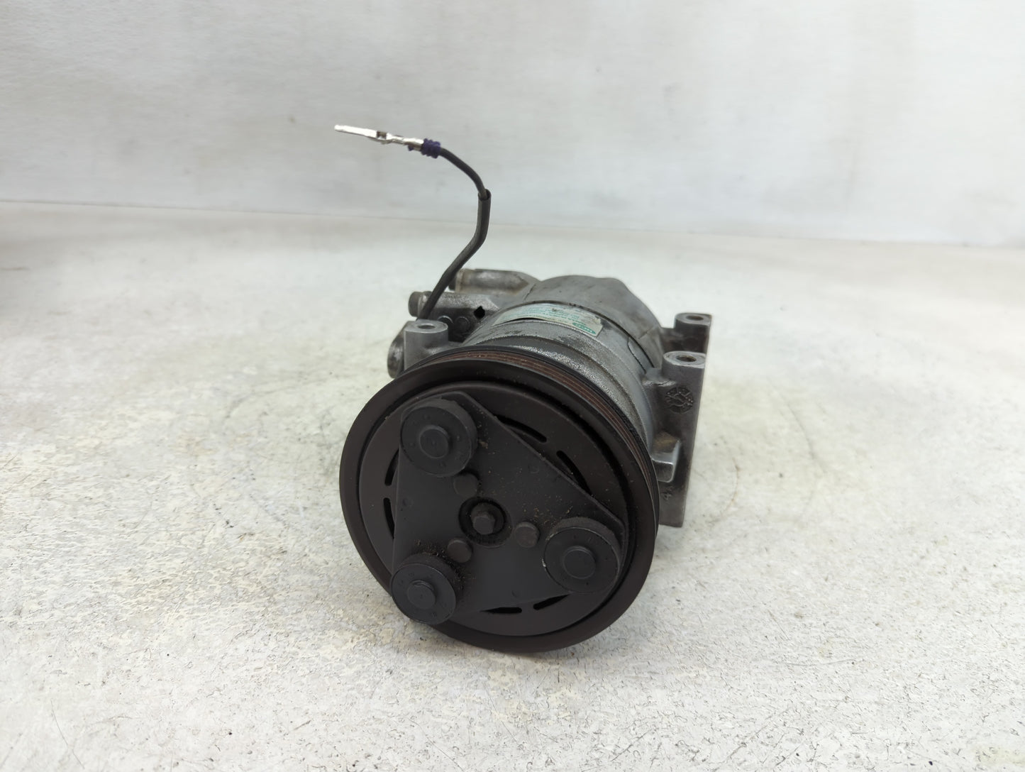 2001-2002 Kia Rio Air Conditioning A/c Ac Compressor Oem - Oemusedautoparts1.com