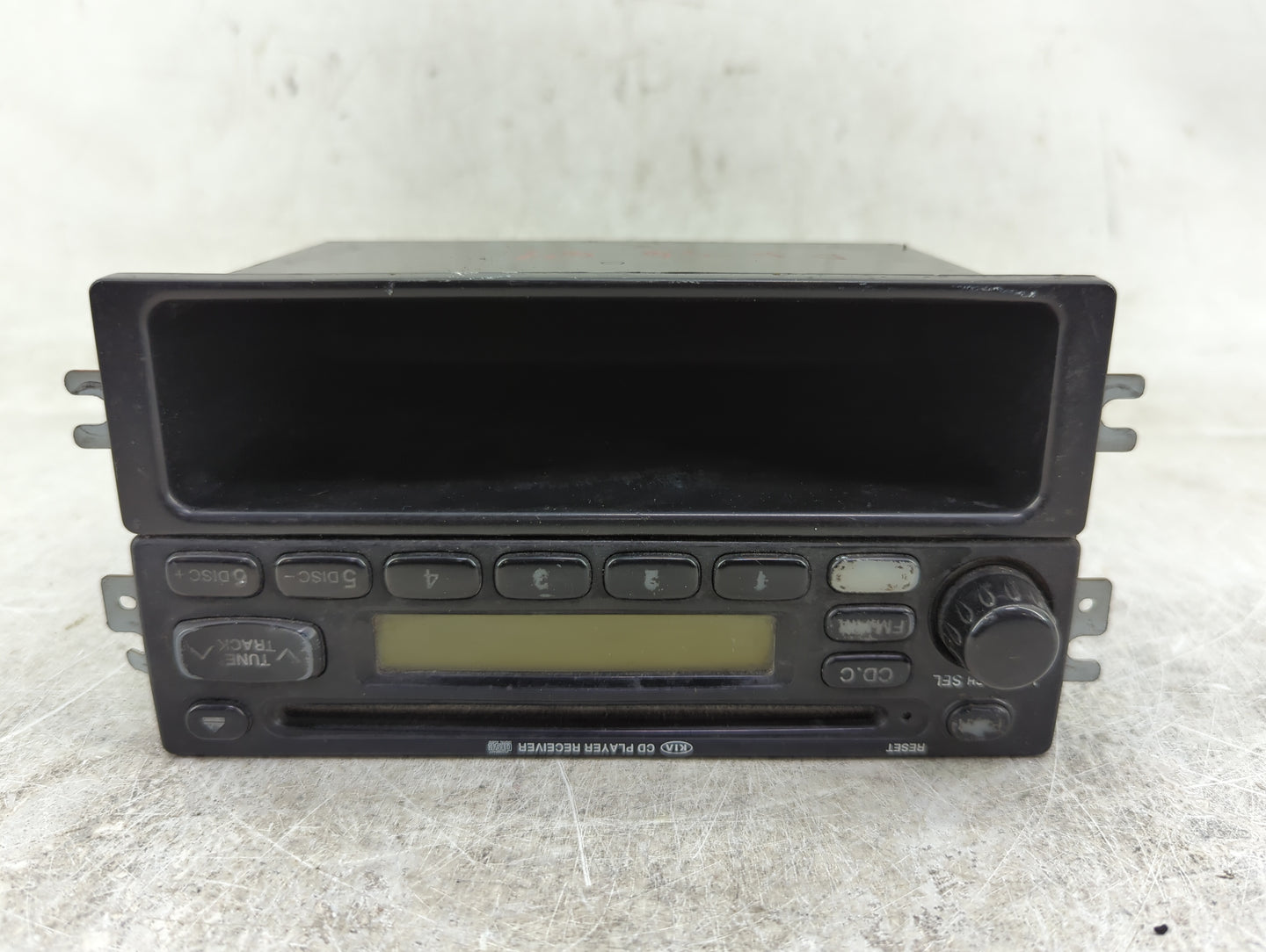 2001-2002 Kia Rio Radio AM FM Cd Player Receiver Replacement Fits Fits 2001 2002 OEM Used Auto Parts - Oemusedautoparts1.com