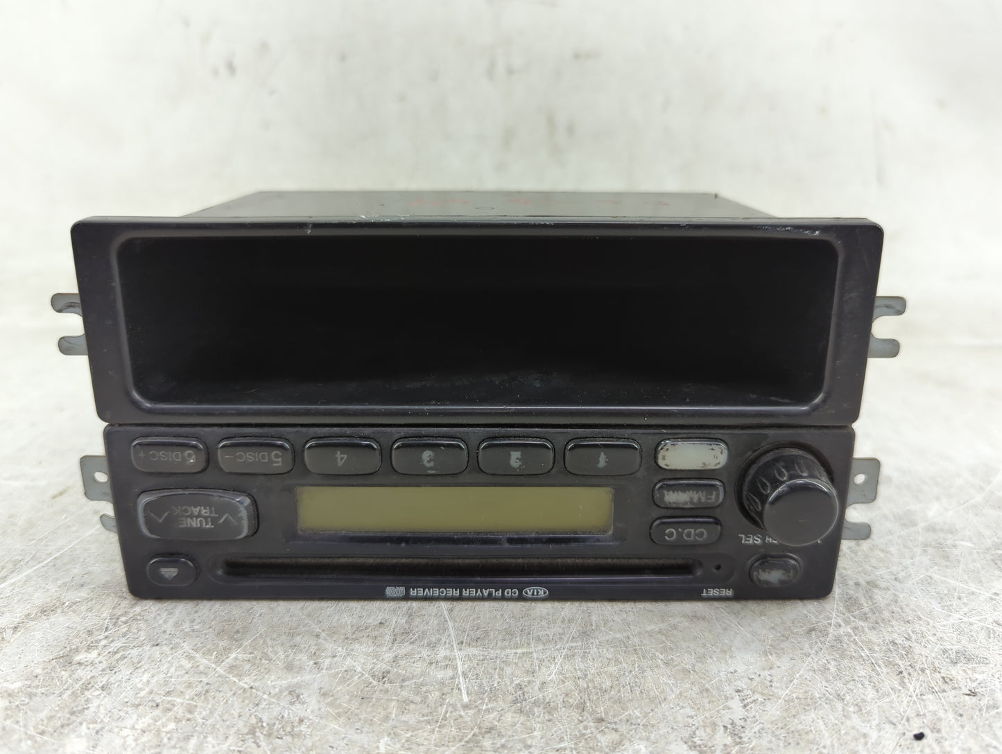 2001-2002 Kia Rio Radio AM FM Cd Player Receiver Replacement Fits Fits 2001 2002 OEM Used Auto Parts - Oemusedautoparts1.com