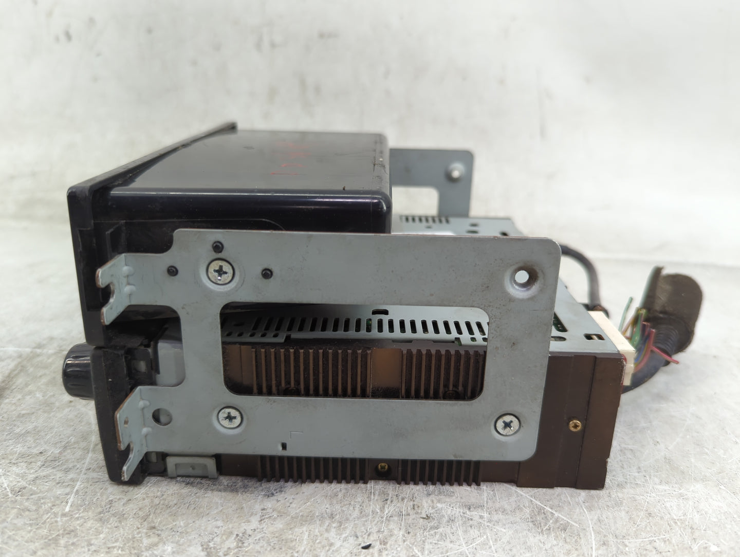 2001-2002 Kia Rio Radio AM FM Cd Player Receiver Replacement Fits Fits 2001 2002 OEM Used Auto Parts - Oemusedautoparts1.com