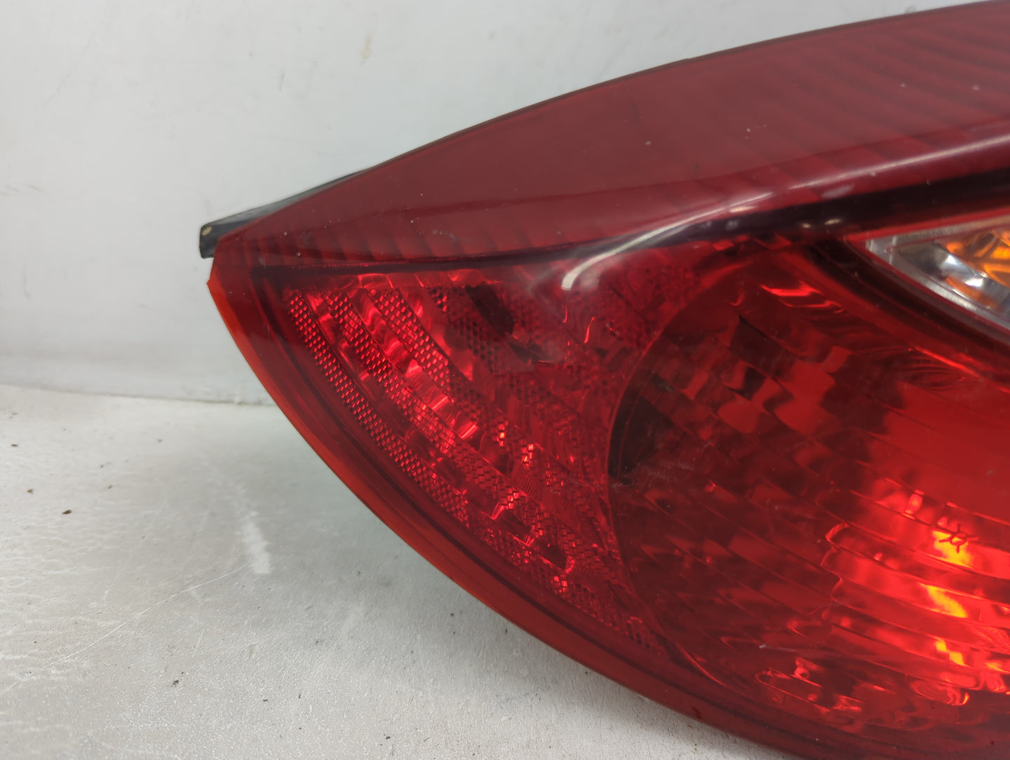 2001-2002 Kia Rio Tail Light Assembly Passenger Right OEM Fits Fits 2001 2002 OEM Used Auto Parts - Oemusedautoparts1.com