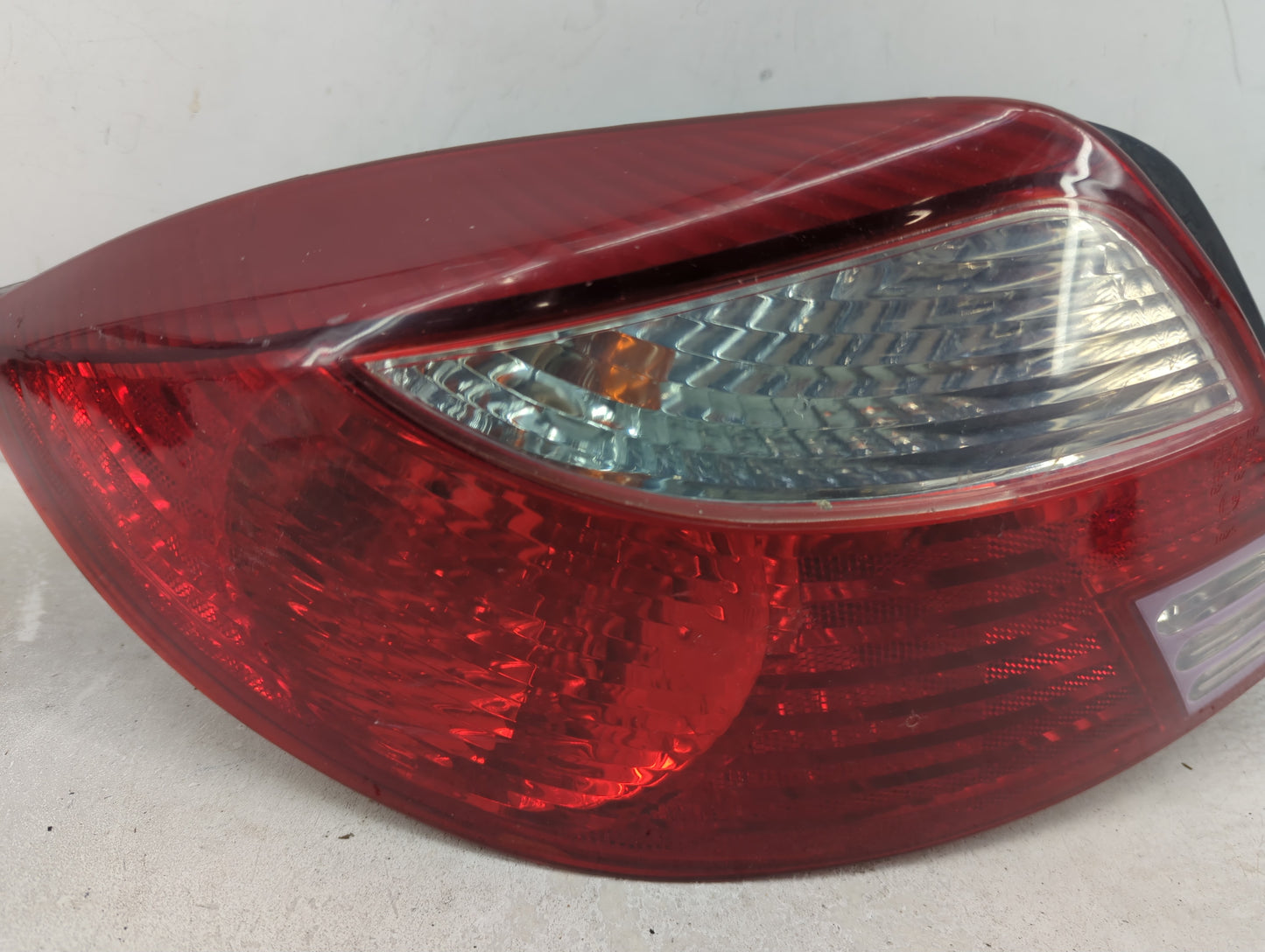 2001-2002 Kia Rio Tail Light Assembly Passenger Right OEM Fits Fits 2001 2002 OEM Used Auto Parts - Oemusedautoparts1.com