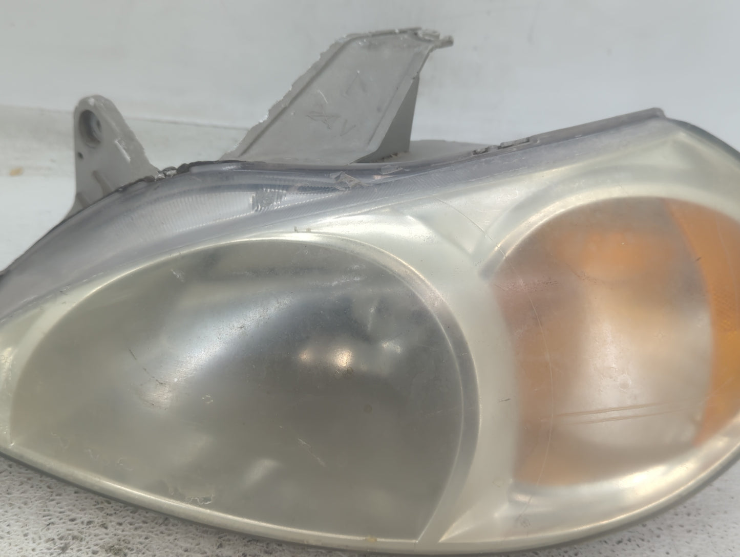 2001-2002 Kia Rio Driver Left Oem Head Light Headlight Lamp - Oemusedautoparts1.com