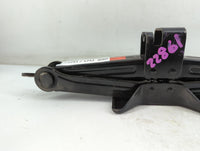 2002 Kia Sedona Spare Scissor Car Jack - Oemusedautoparts1.com