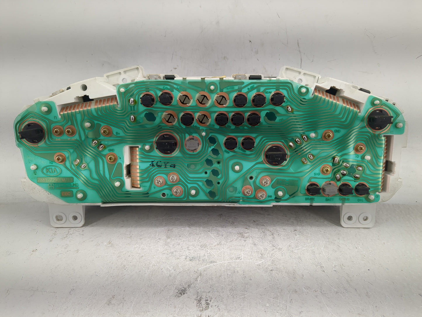 2001-2002 Kia Sportage Instrument Cluster Speedometer Gauges P/N:2003-29800K Fits Fits 2001 2002 OEM Used Auto Parts - Oemus