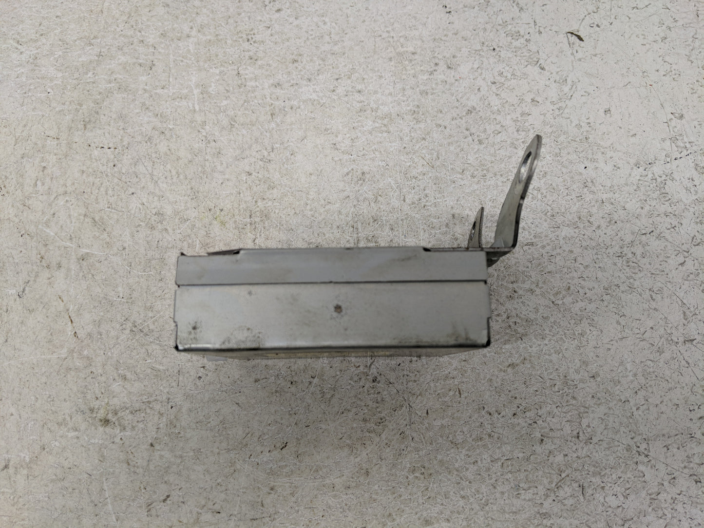 2001-2002 Kia Sportage Chassis Control Module Ccm Bcm Body Control - Oemusedautoparts1.com