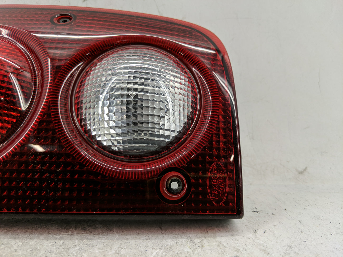 2002-2003 Land Rover Freelander Tail Light Assembly Driver Left OEM P/N:22960104 Fits Fits 2002 2003 OEM Used Auto Parts - O