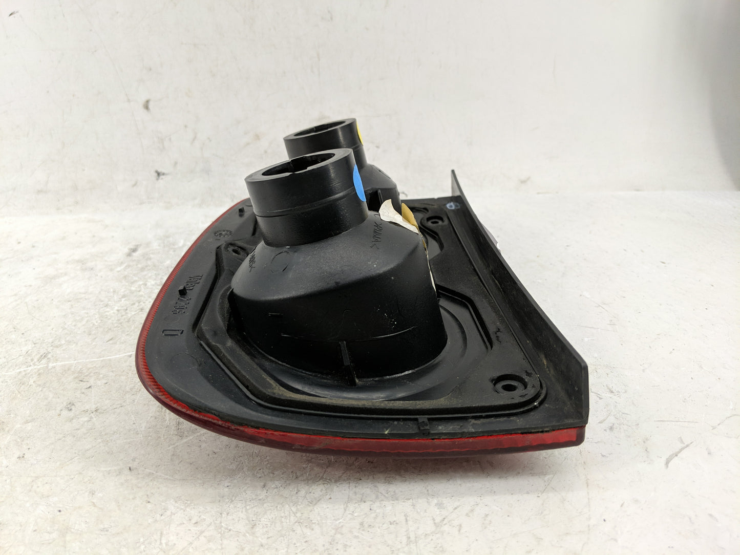 2002-2003 Land Rover Freelander Tail Light Assembly Passenger Right OEM P/N:22960204 Fits Fits 2002 2003 OEM Used Auto Parts