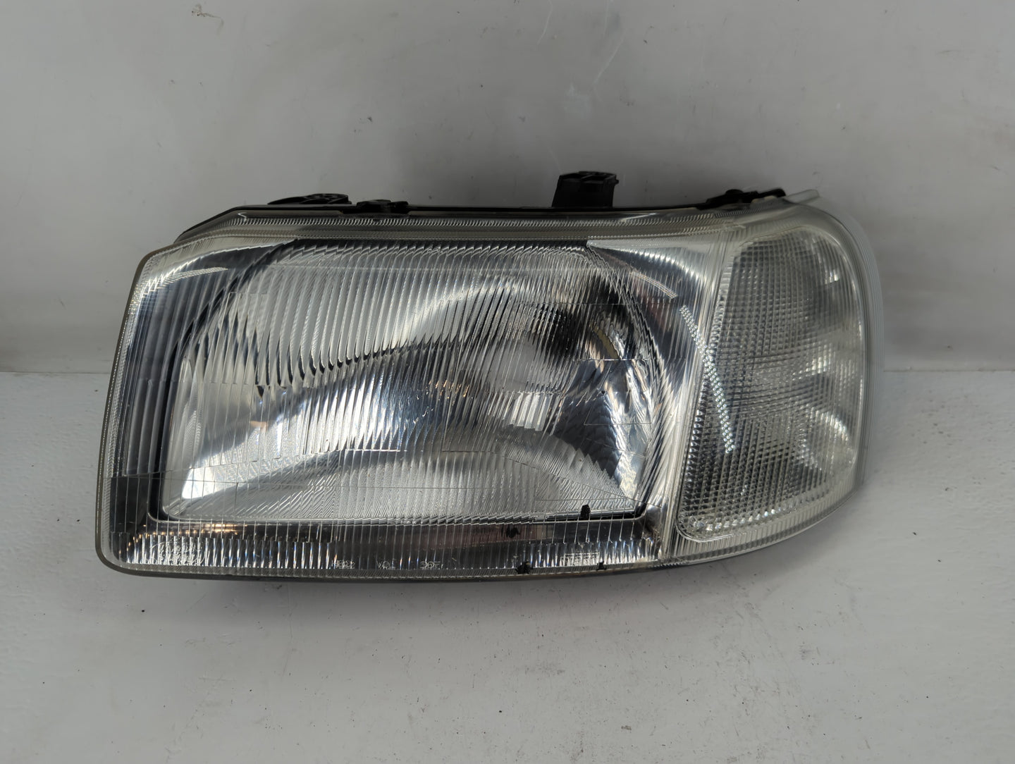 2002 Land Rover Freelander Driver Left Oem Head Light Headlight Lamp - Oemusedautoparts1.com