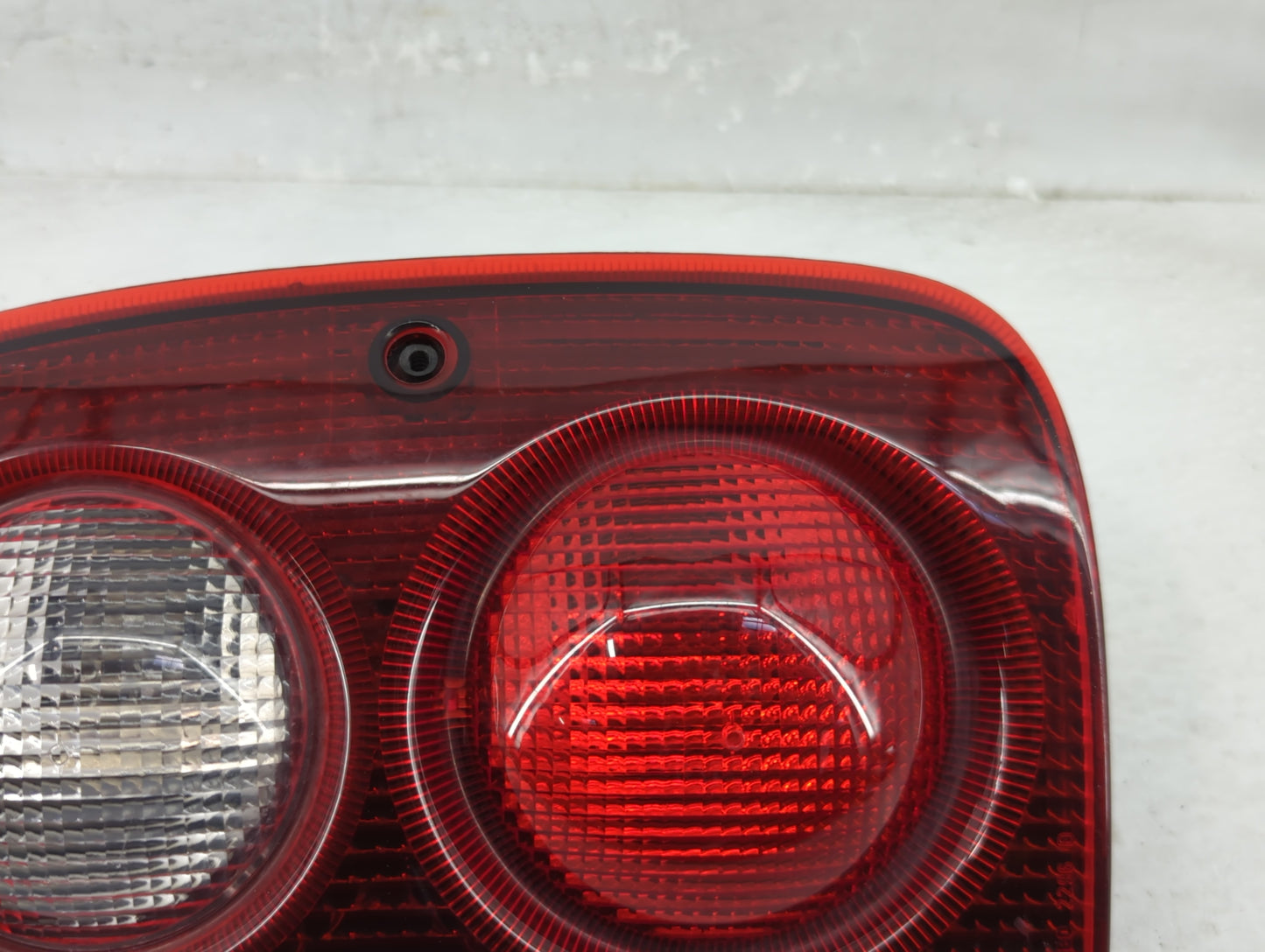 2002-2003 Land Rover Freelander Tail Light Assembly Driver Left OEM Fits Fits 2002 2003 OEM Used Auto Parts - Oemusedautopar