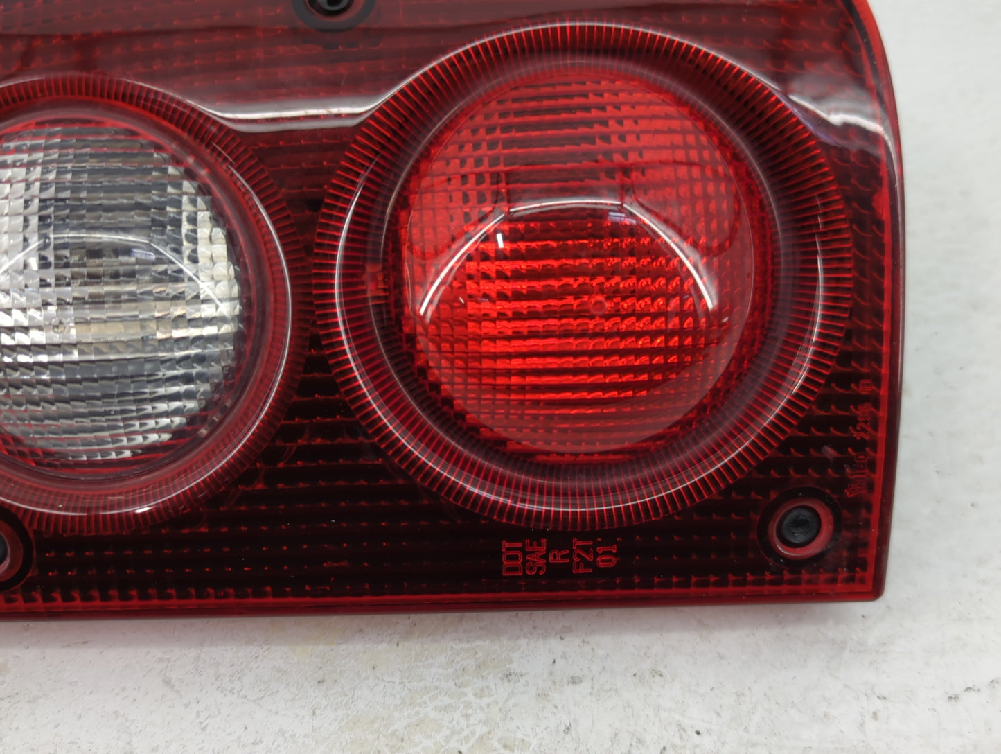 2002-2003 Land Rover Freelander Tail Light Assembly Driver Left OEM Fits Fits 2002 2003 OEM Used Auto Parts - Oemusedautopar