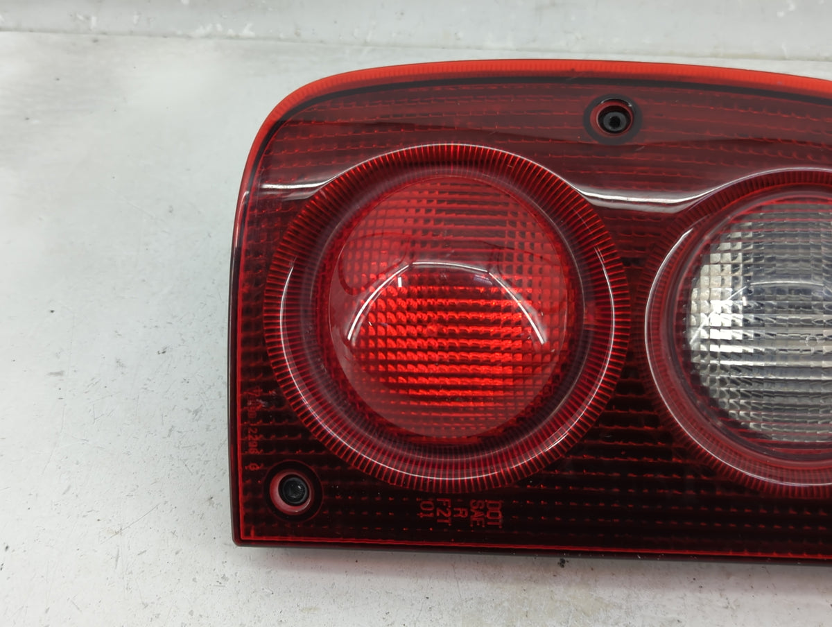 2002-2003 Land Rover Freelander Tail Light Assembly Passenger Right OEM Fits Fits 2002 2003 OEM Used Auto Parts - Oemusedaut