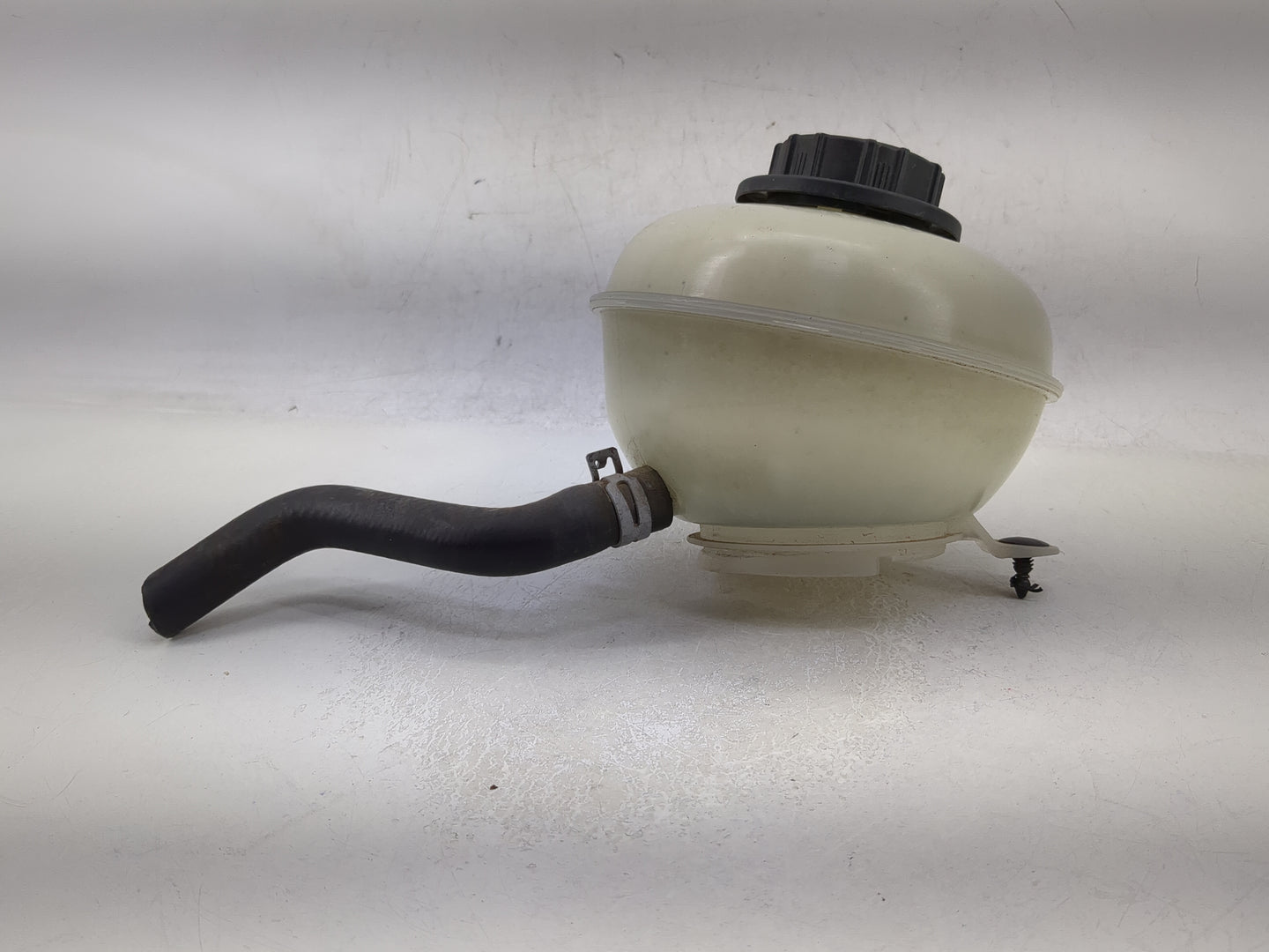 2002 Freelander Radiator Coolant Overflow Expansion Tank Bottle - Oemusedautoparts1.com